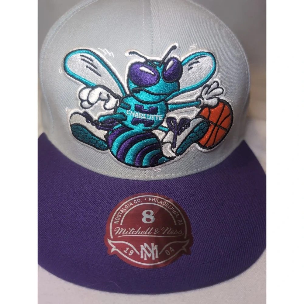 Mitchell & Ness Charlotte Hornets NBA Fitted Hat Purple/Gray Sz 8